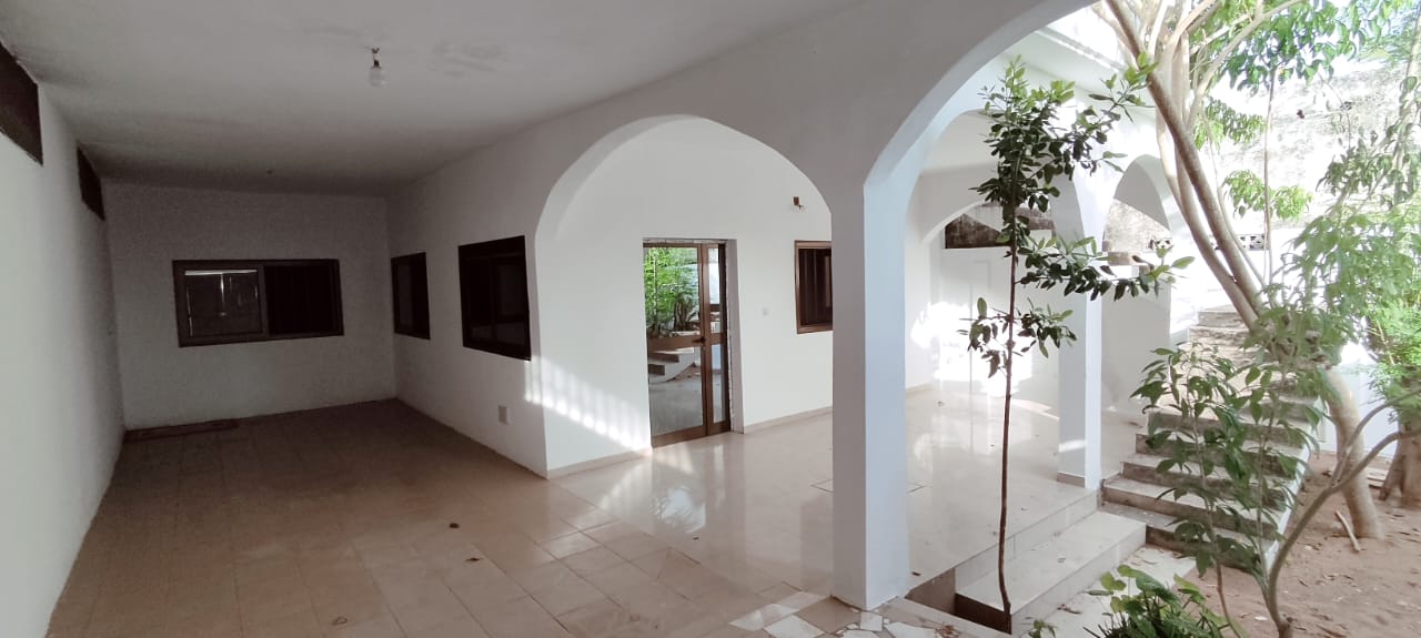 Villa 4 chambres sur 300 m² en vente à Kpogan – 42 millions FCFA