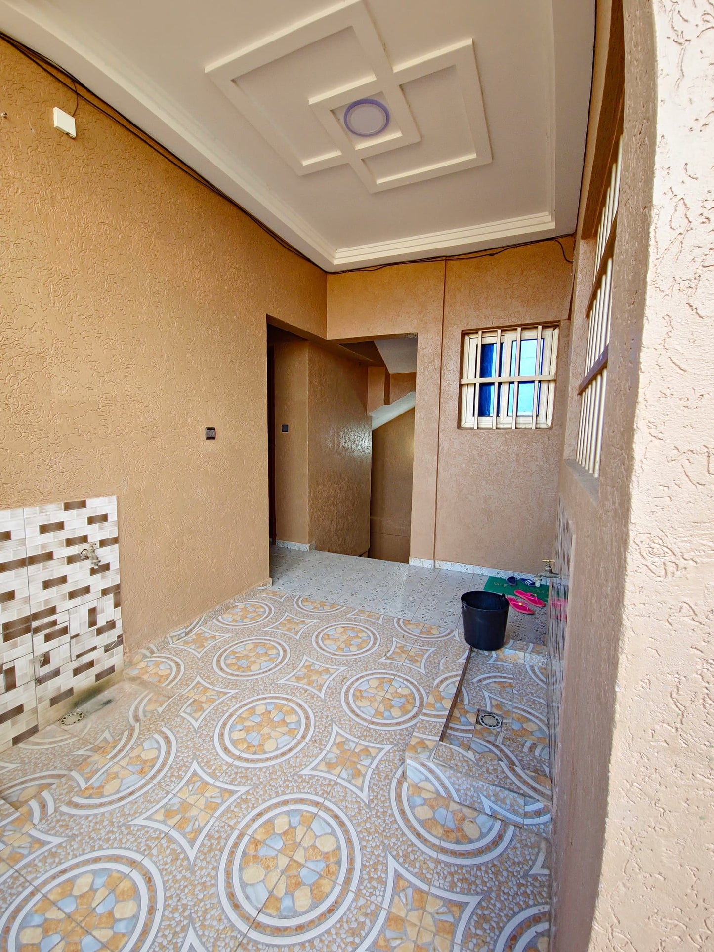 IMMEUBLE DE 16 PIÈCES À VENDRE À AGOÈ LOGOPÉ