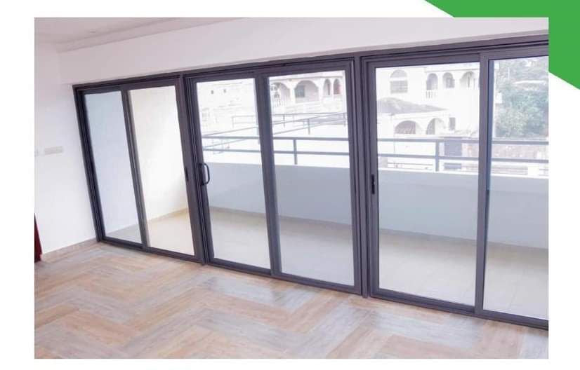 UNE VILLA DE 10 PIÈCES À VENDRE OU À LOUER À NOVISSI - HÉDZRANAWOÉ