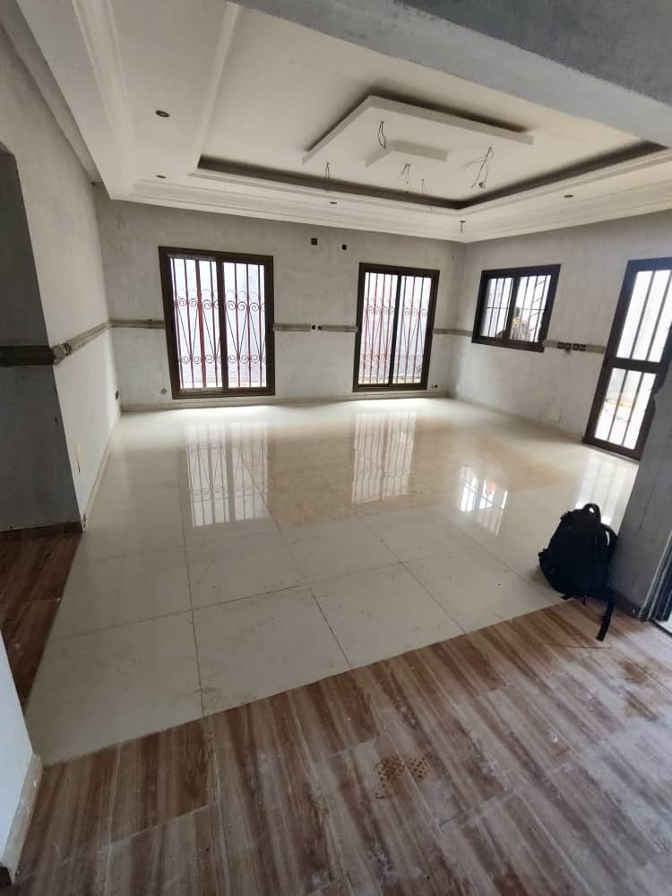 VILLA 7 PIÈCES À VENDRE – KÉGUÉ KÉLÉGOUGAN (FACE GOUDRON)