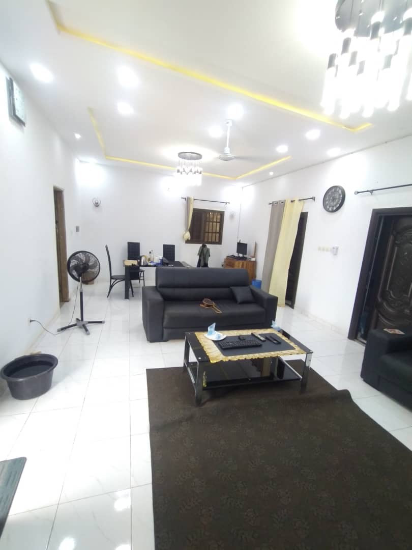 VILLA DE 4 PIÈCES À VENDRE À APESSITO