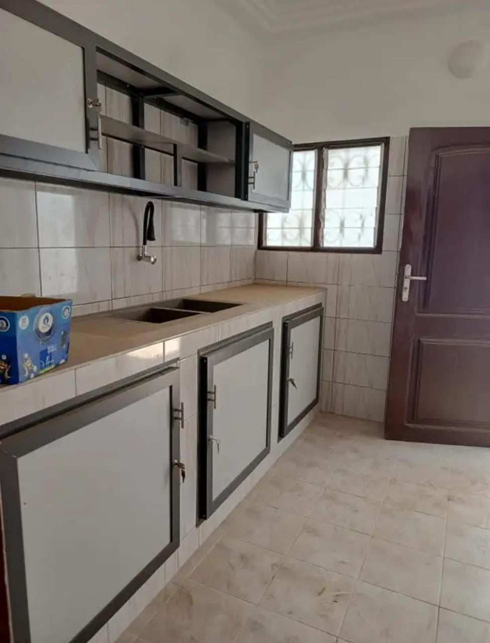 VILLA DE 4 CHAMBRES À VENDRE À  LOMÉ - AGOÈ SOGBOSSITO – 450M² ANGLE RUE