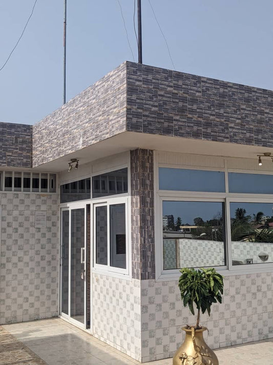 VILLA 8 PIÈCES À VENDRE À TOTSI AU BORD DES PAVÉS – R+2 | TITRE FONCIER