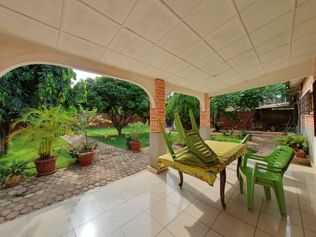 UNE VILLA À VENDRE À ADIDOGOMÉ WONYOMÉ À 100M DU GOUDRON - 4 PIÈCES