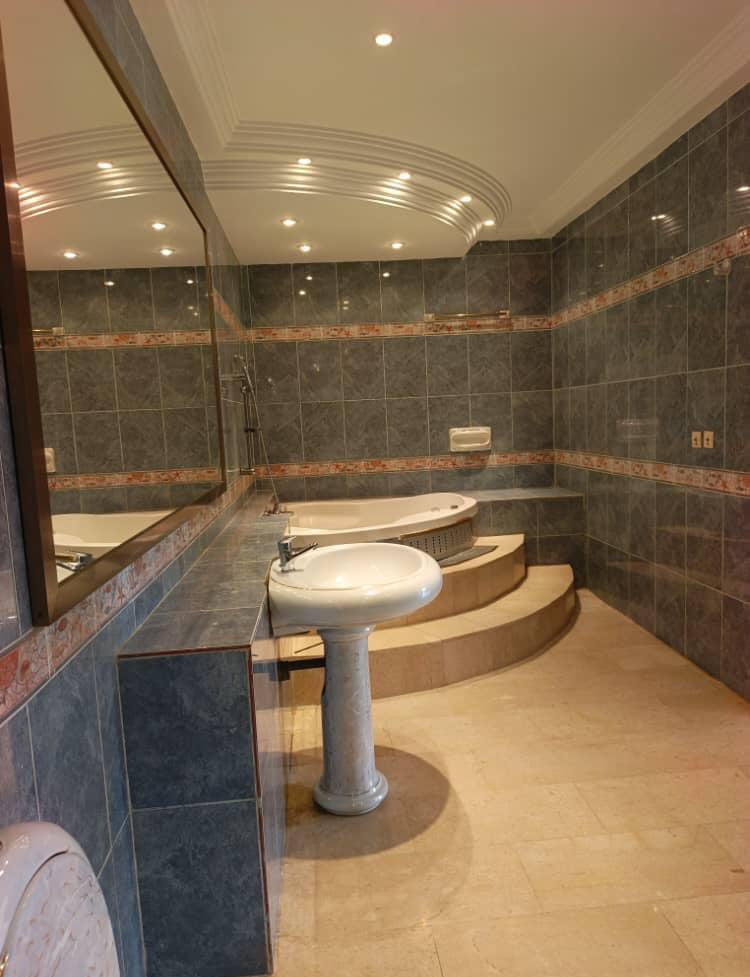 VILLA DUPLEX 6 CHAMBRES AVEC PISCINE À LOUER À TOGO 2000