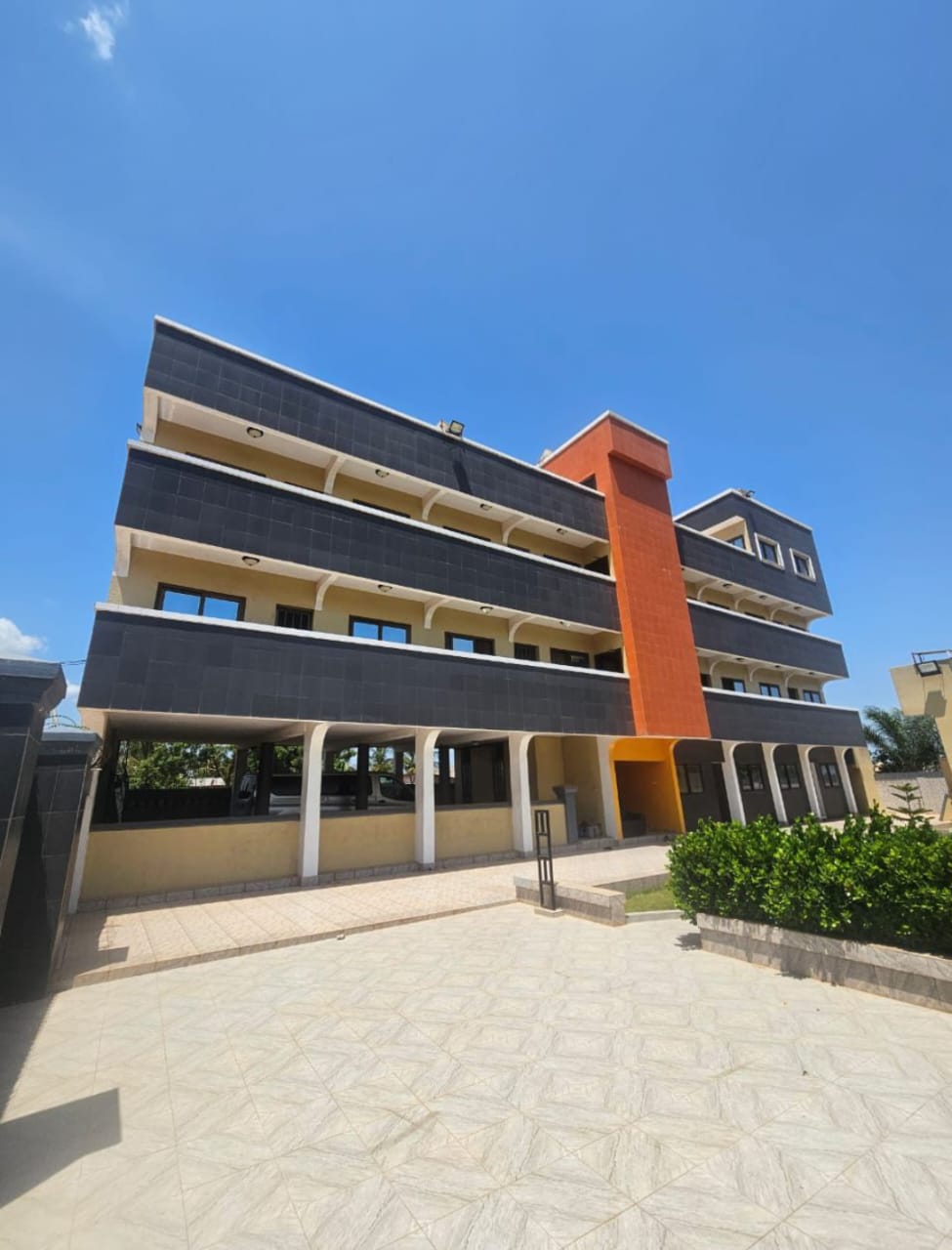 Immeuble de 11 appartements à vendre à Adétikopé Kladjèmé – 180 millions FCFA