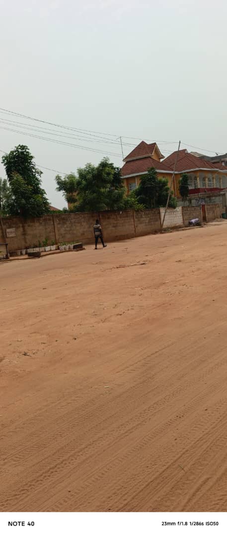 2 lots collés clôturés en vente à Apédokoè Gbomamé – 50 millions FCFA par lot