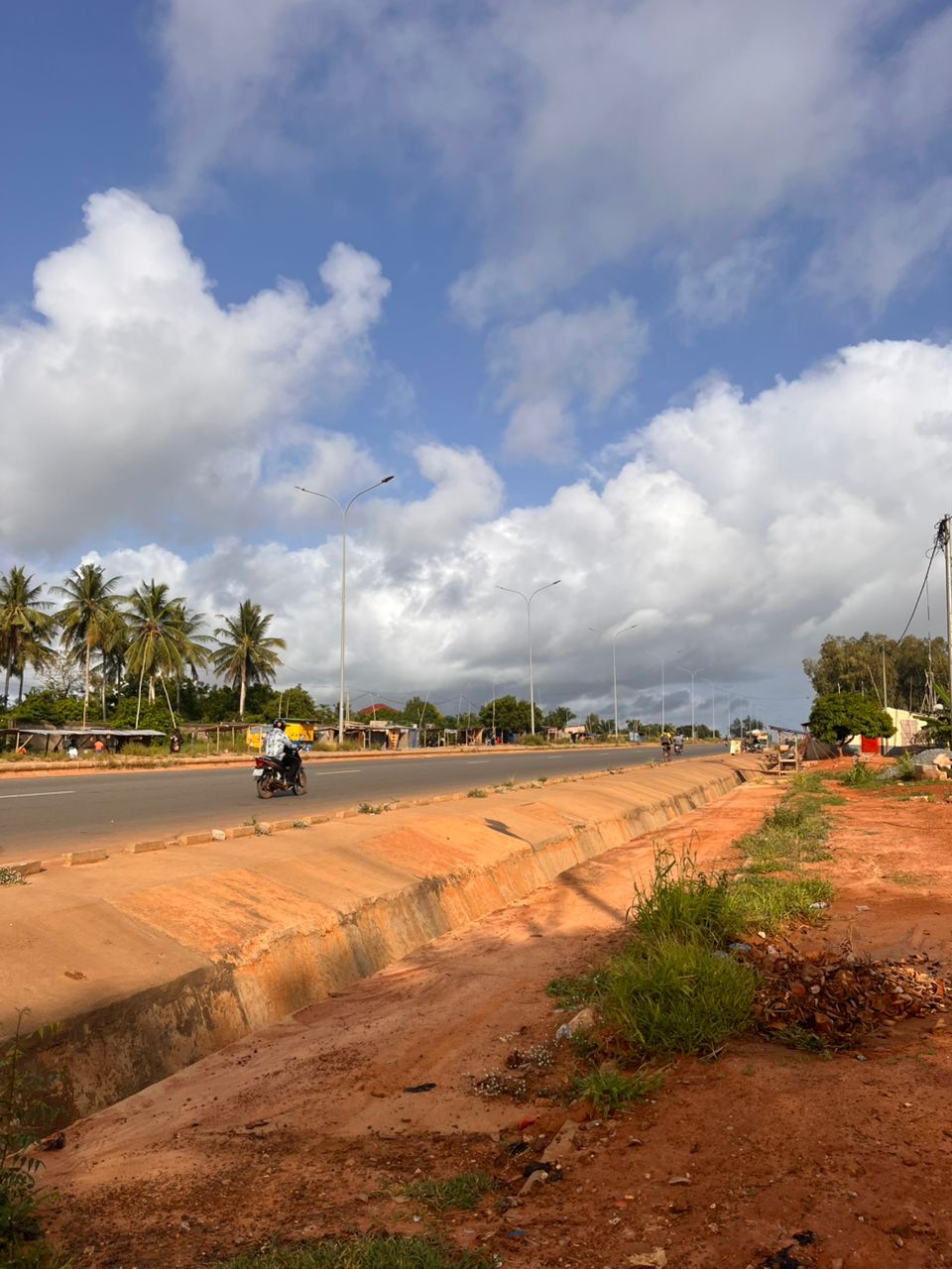 Terrain de 300 m² en vente à Zanguera – 10 millions FCFA