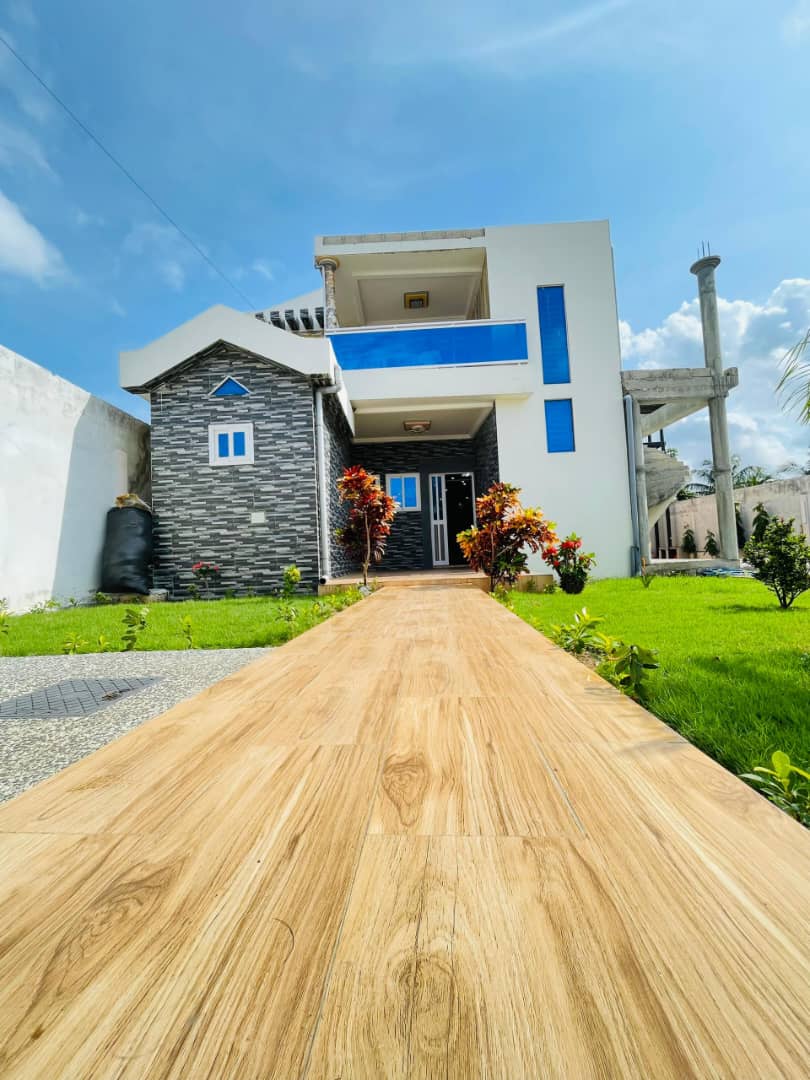 Villa 5 chambres en vente à Kpogan – 95 millions FCFA