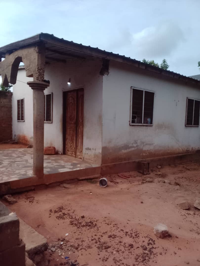 Terrain d'un quart de lot en vente à Agoé Demakpoé – 11 millions FCFA