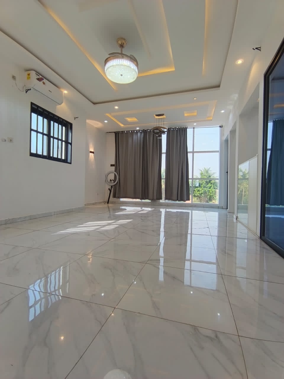 Villa à louer à Zanguera – 150000 FCFA