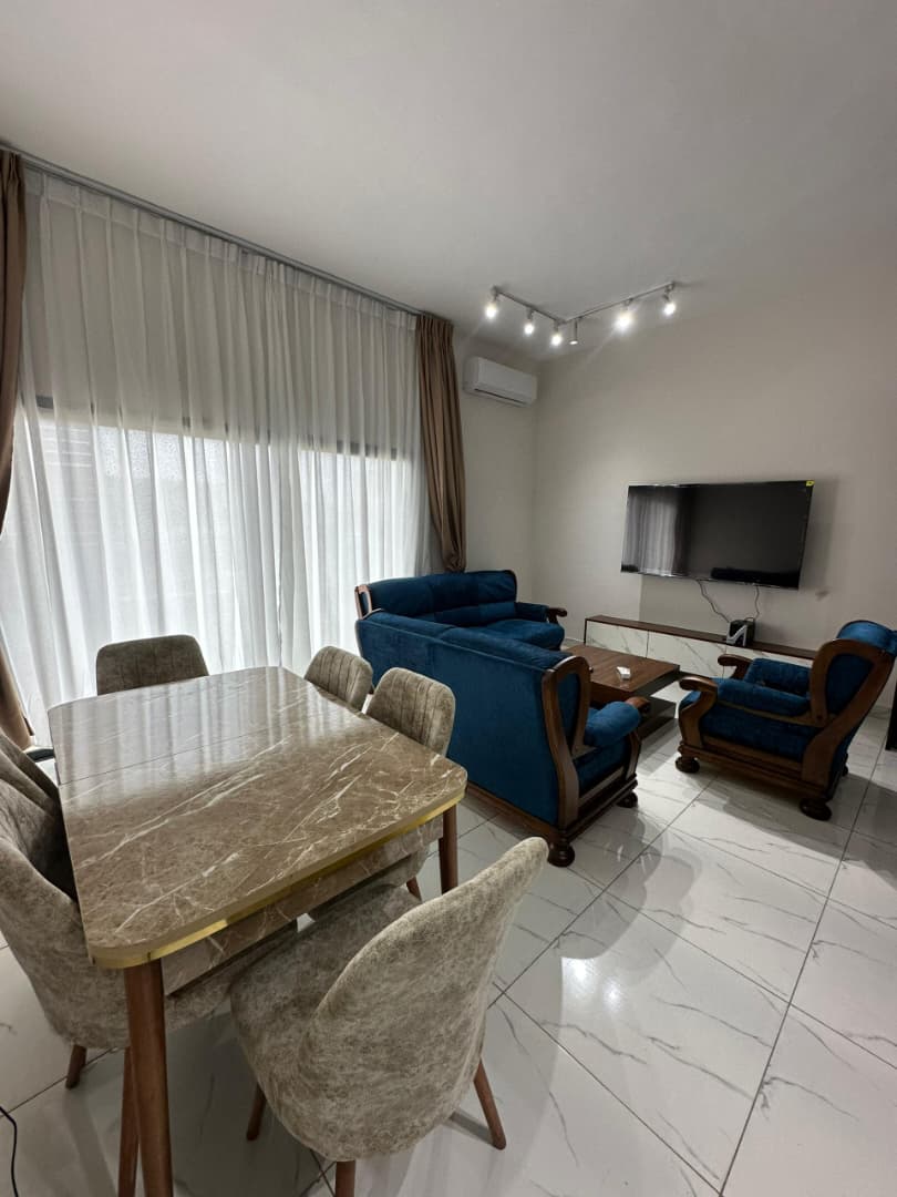 Appartement meublé 2 chambres à louer à Cité Renaissance – 700 000 FCFA