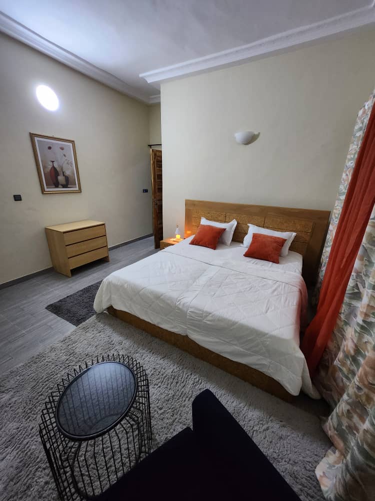 Appartement meublé 2 chambres à louer à Forever – Loyer mensuel 350 000 FCFA