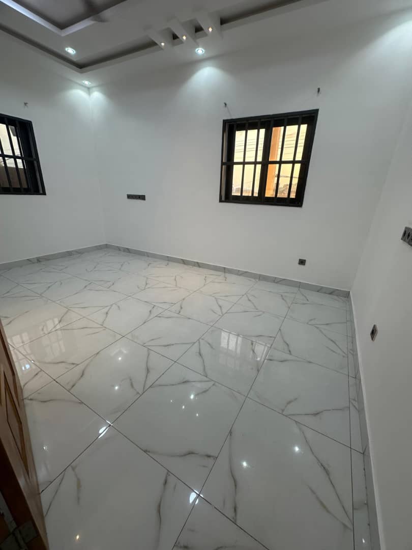 Appartement à louer à Gbossime – 200000 FCFA