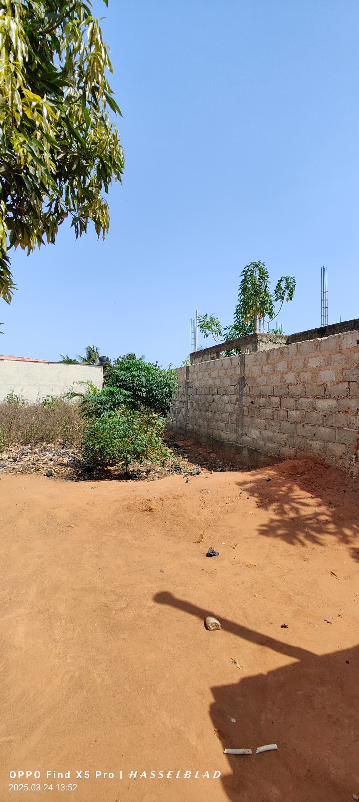 Terrain bâti de 1,5 lot avec construction de 4 chambres à vendre à Agoè Legbassito – 25 millions FCFA