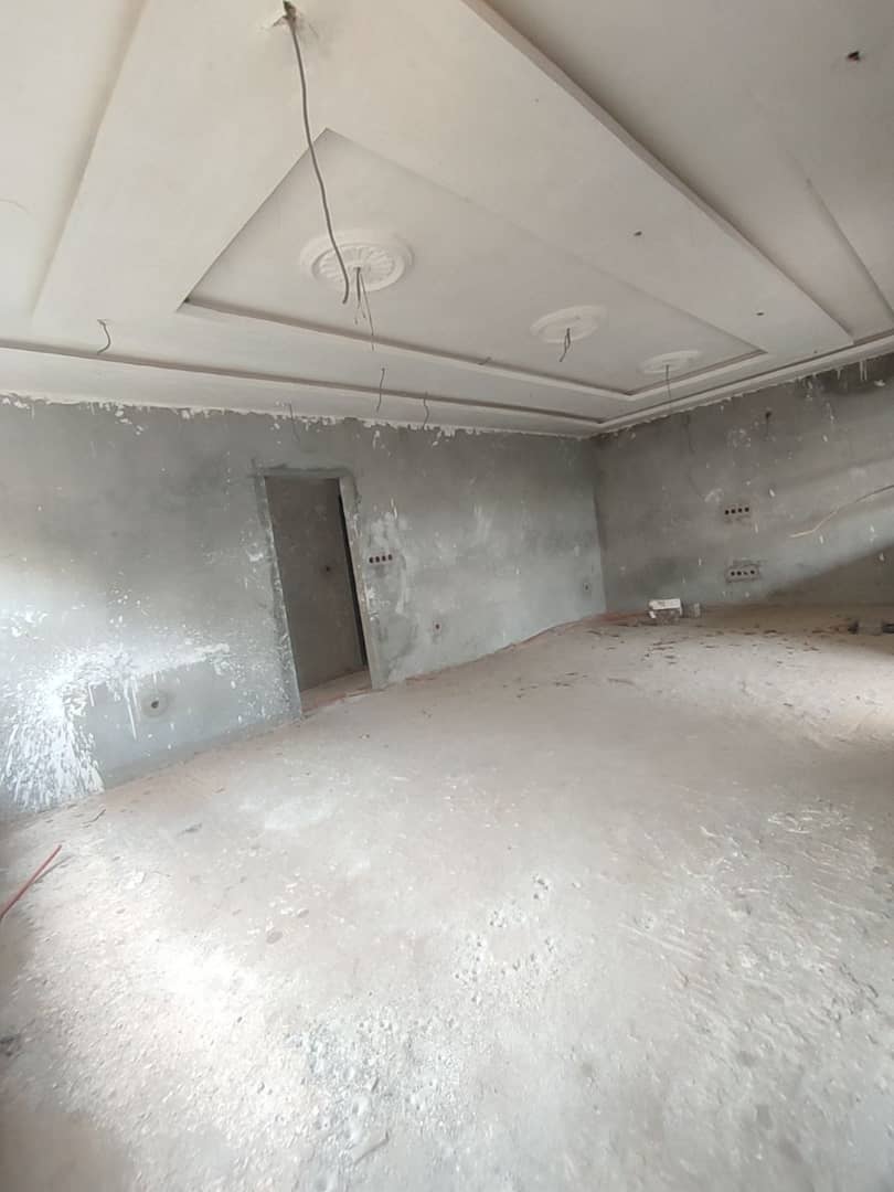 Villa 3 chambres en vente angle de rue à Ségbé Klémè – 32 millions FCFA