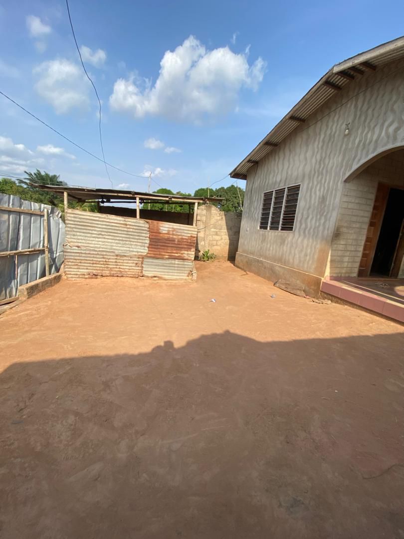 Maison 2 chambres en vente à Zanguera – 8,5 millions FCFA