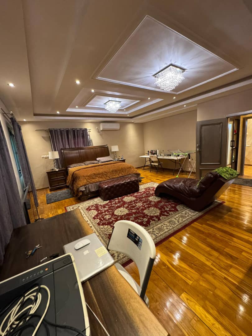 Villa 5 chambres en vente à Sogbossito – 300 millions FCFA