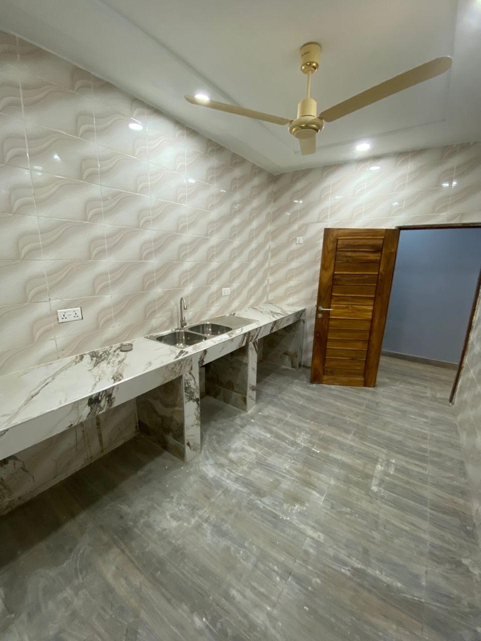 Villa duplex 9 chambres en vente à Adidogomé Sagbado – 120 millions FCFA