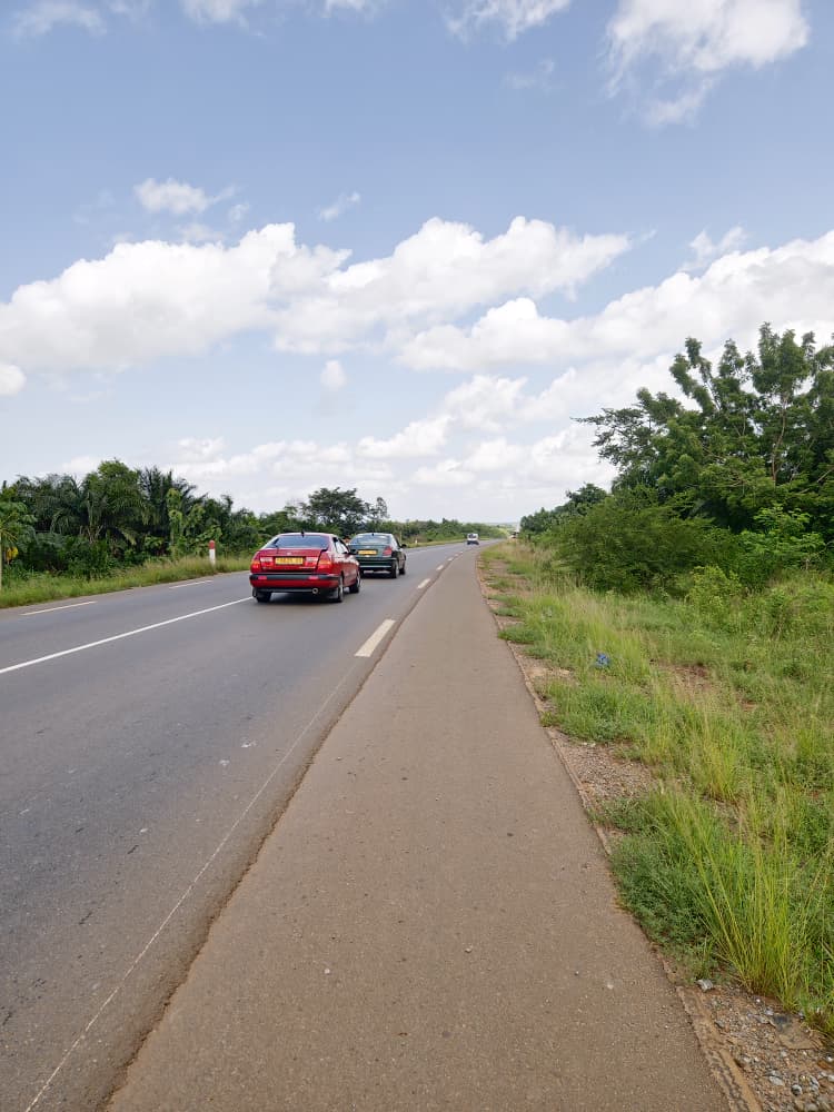 Terrain de 2 lots en vente en bordure du goudron à Badja-Savé – 8 000 000 FCFA