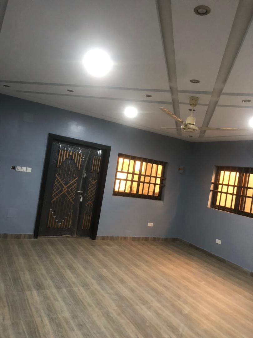 Appartement 5 chambres salon en location à Adidogomé Sagbado Sanol – 180000 FCFA