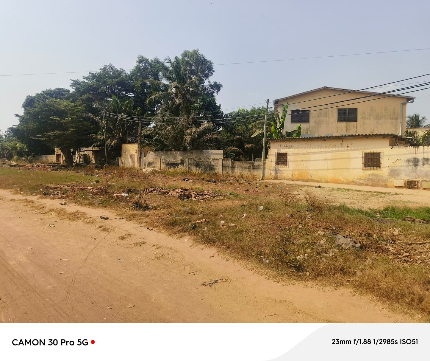 10 lots en vente en angle de rues en bordure d'une grande voie à Totsi – 45 millions FCFA l'unité