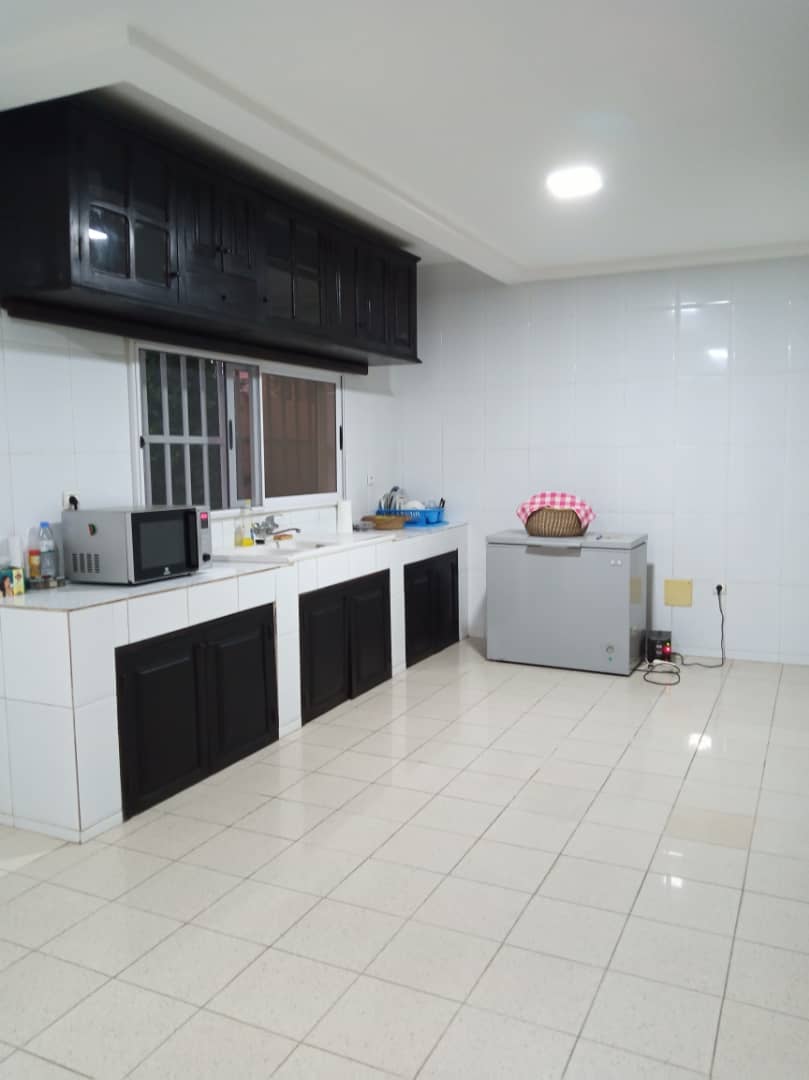 Villa duplex 6 chambres en vente à Baguida – 200 millions FCFA