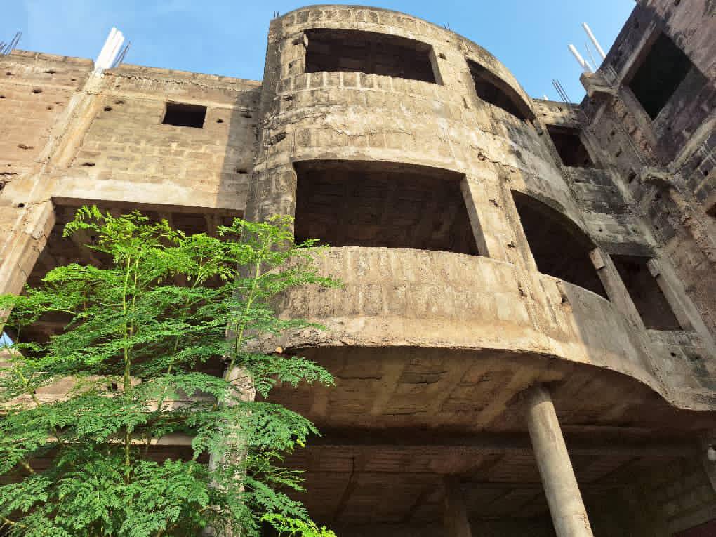 Immeuble inachevé à vendre à Agbalepedo – 300 millions FCFA