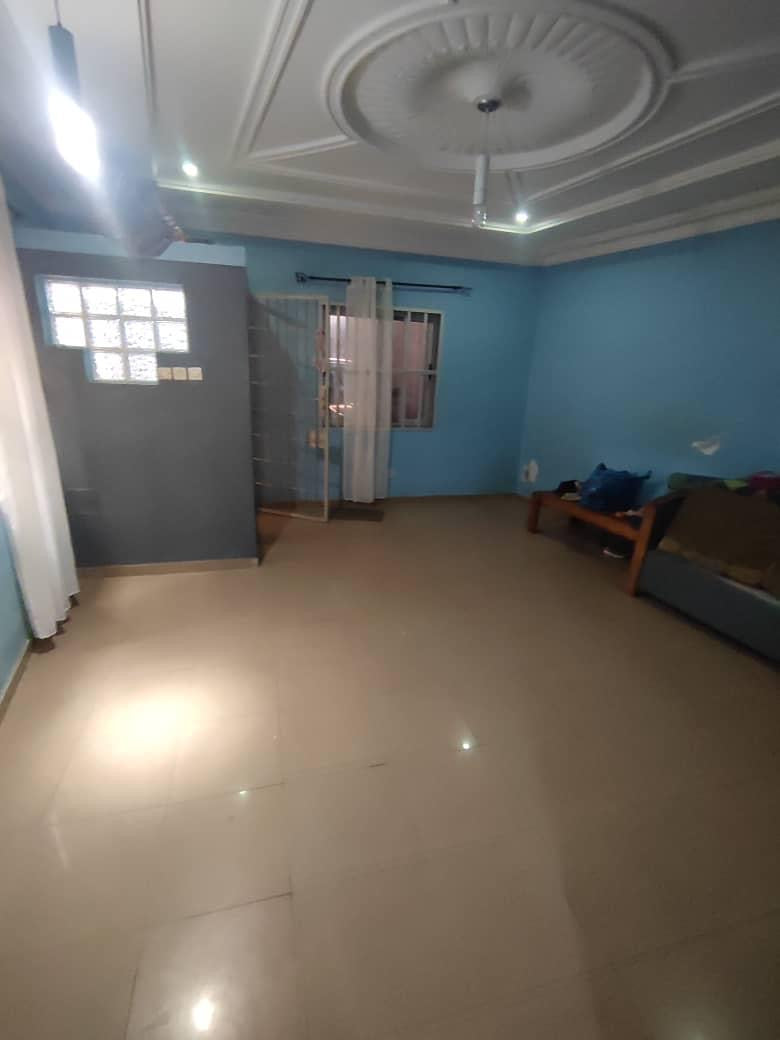 VILLA DUPLEX DE 5 CHAMBRES À VENDRE À AGOÈ SOGBOSSITO