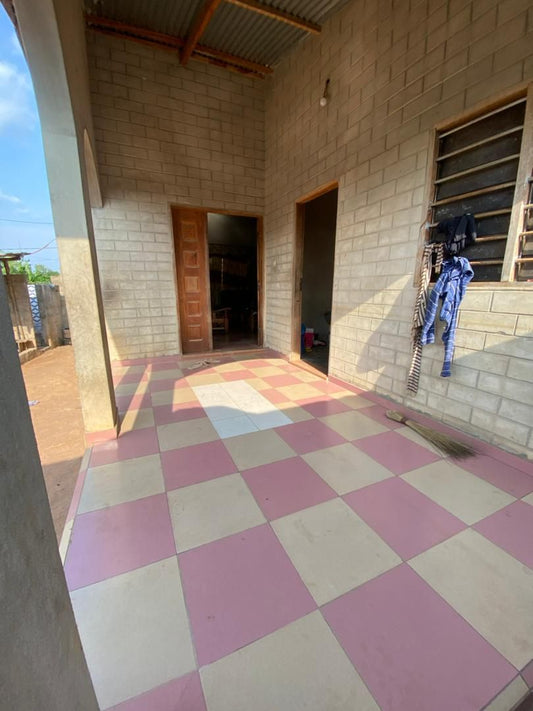 Maison 2 chambres en vente à Zanguera – 8,5 millions FCFA