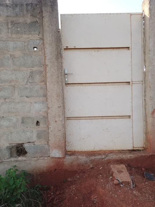Terrain de 10/15 de lot en vente à Agoè Nyivé derrière l'hôpital Docta Lafie – 13 millions FCFA