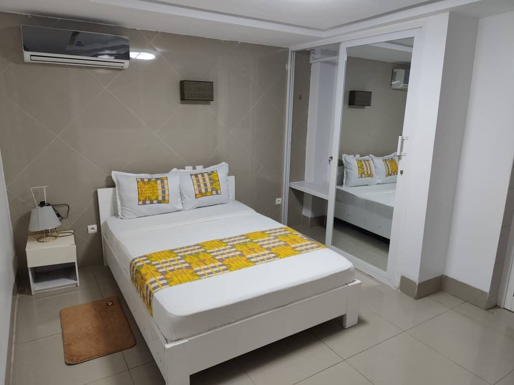 UN IMMEUBLE DE 25 PIÈCES À VENDRE À BAGUIDA