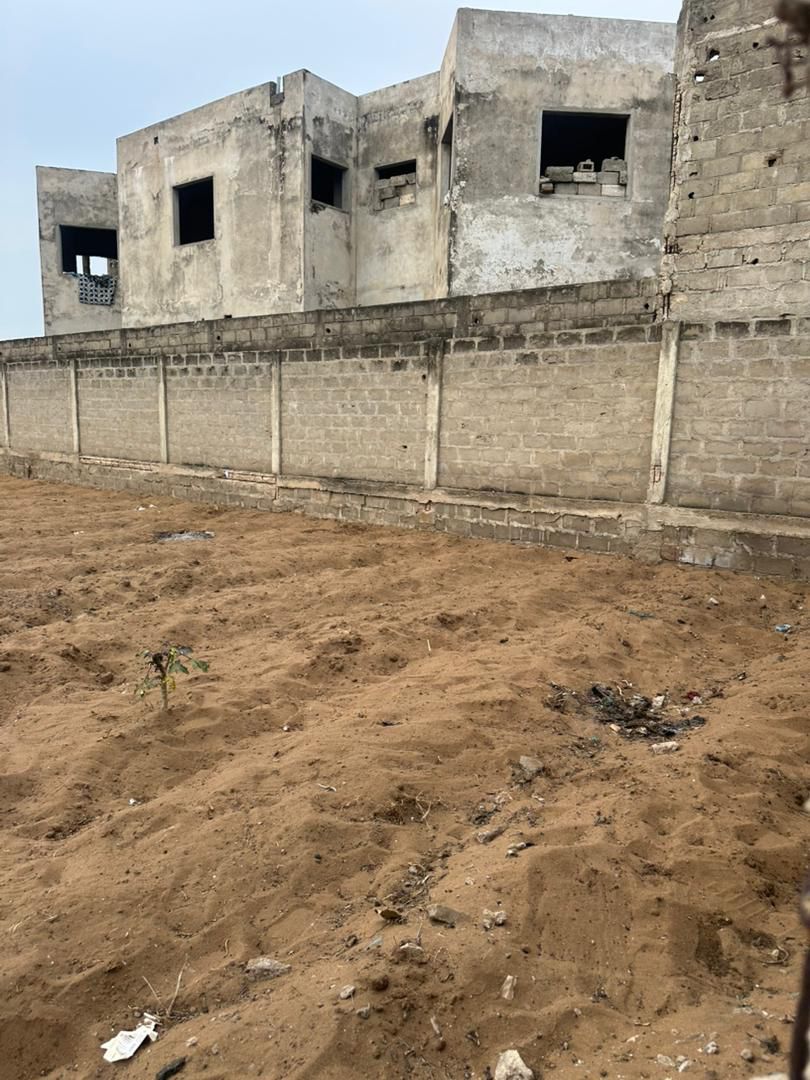 Terrain de 2 lots en vente à Baguida – 50 millions FCFA le lot