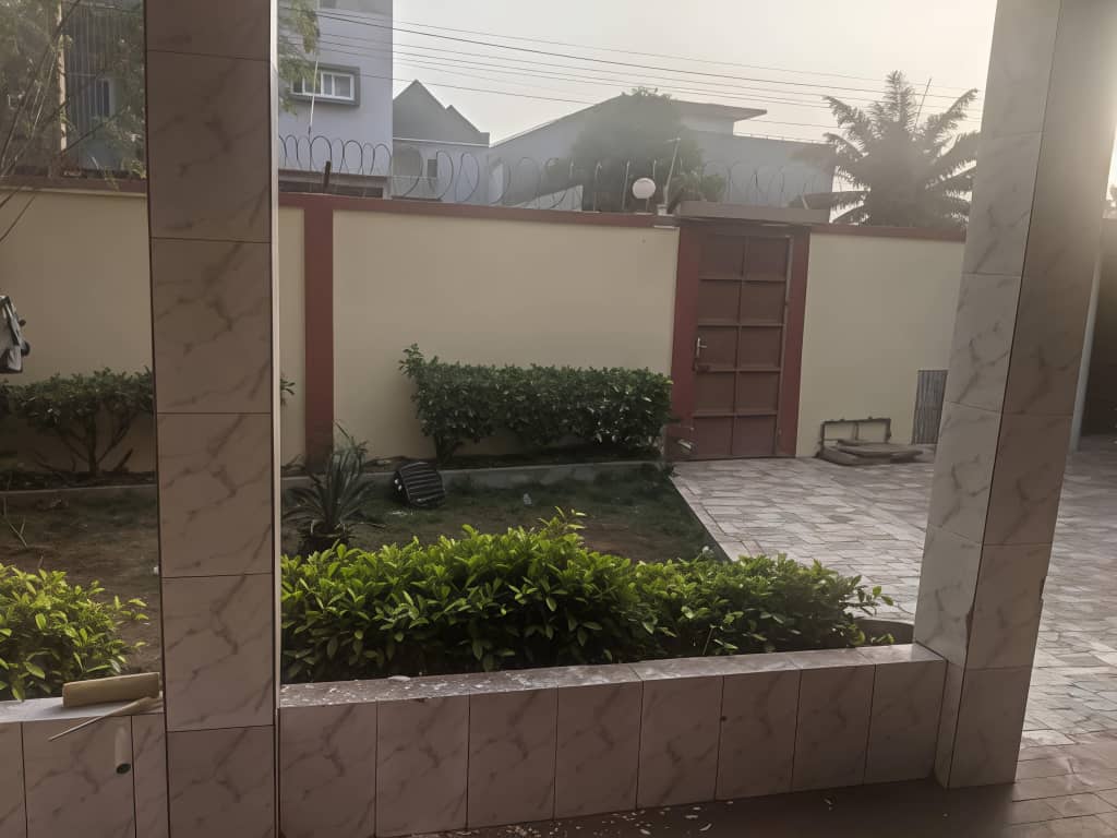 Villa 4 chambres salon en vente à Agoè Kitidjan – 40 000 000 FCFA