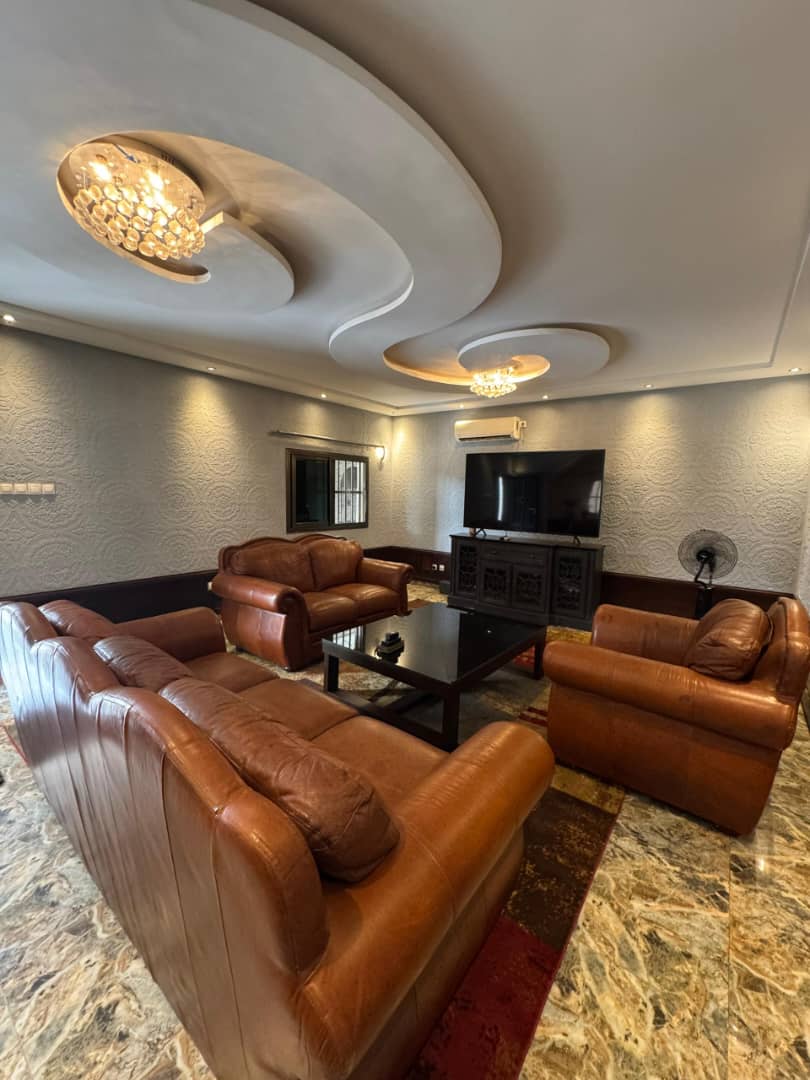 Villa 5 chambres en vente à Sogbossito – 300 millions FCFA