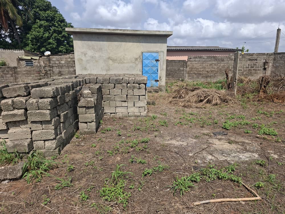 Terrain à vendre à Attiégou – 90 Millions FCFA