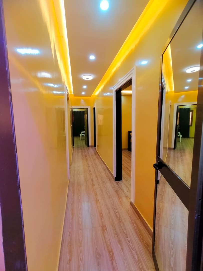 Appartement meublé 3 chambres à louer à Agoè Échangeur en bordure de goudron – 400000 FCFA/mois