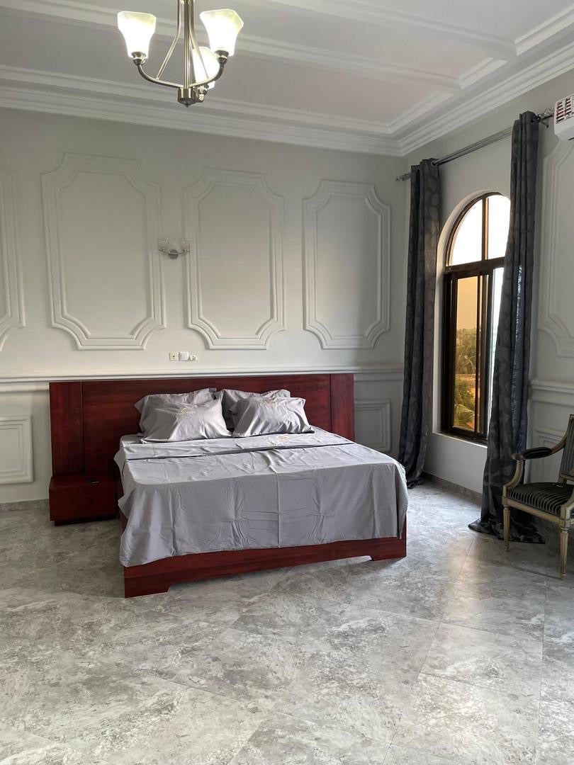 À LOUER – APPARTEMENT MEUBLÉ DE 3 PIÈCES | AVÉDJI DIASPORA | 500.000 F/MOIS