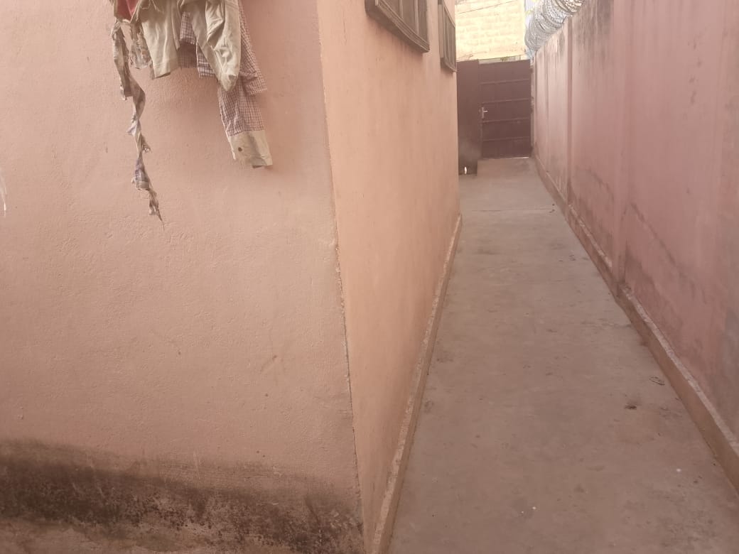 Maison de location en vente à Sagbado Logoté derrière l'école Sainte Andrée – 25 millions FCFA