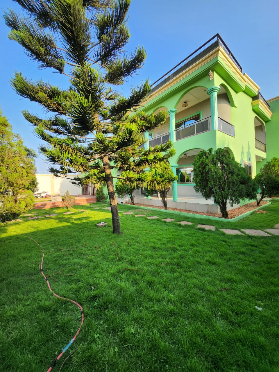 Villa duplex meublée 6 chambres en location à Avépozo – 600000 FCFA par mois