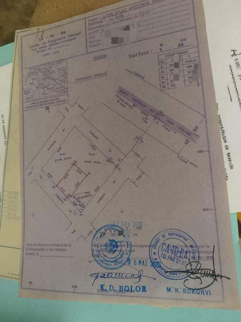 Terrain 1/4 lot en vente à Attigangomé Apédokoe – 7 millions FCFA