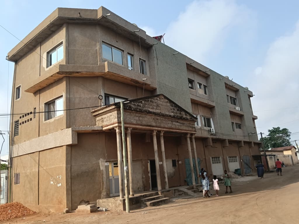 Immeuble commercial à vendre à Novissi – 300 Millions FCFA