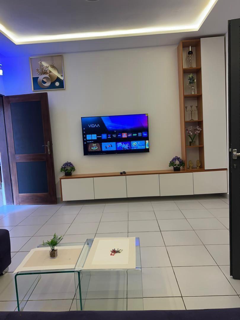 Villa meublée 2 chambres à louer à Cité Mokpokpo – 550000 FCFA