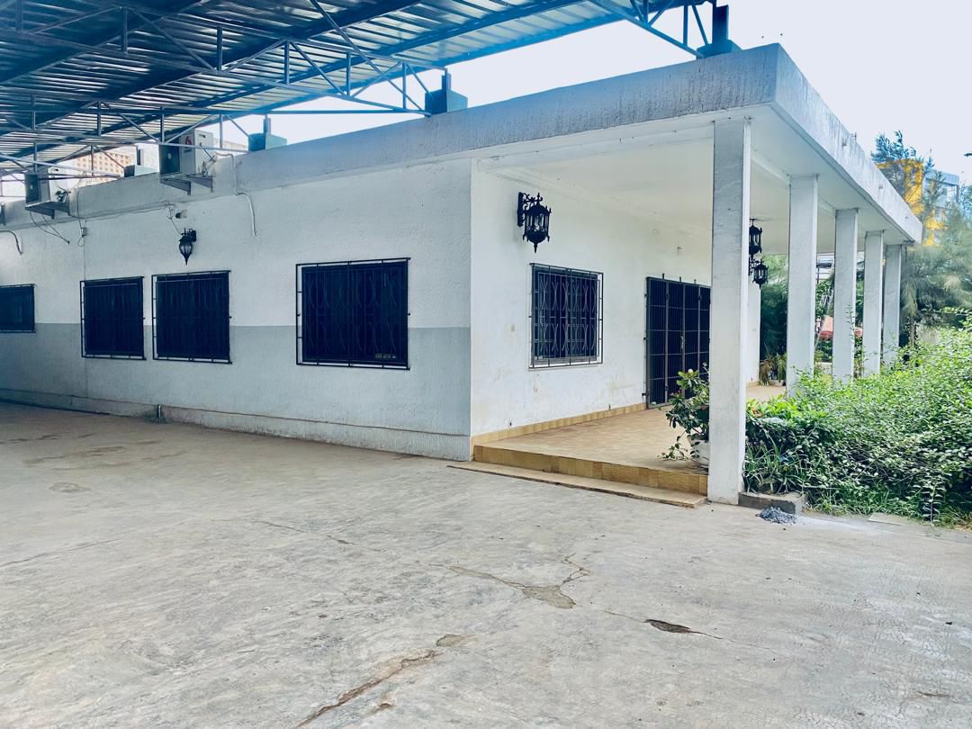 Villa 5 chambres en vente à Lomé – 350 millions FCFA