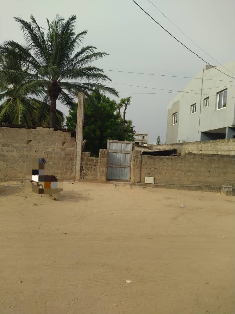 Terrain de 800 m² en vente à Agbalepedo – 70 millions FCFA