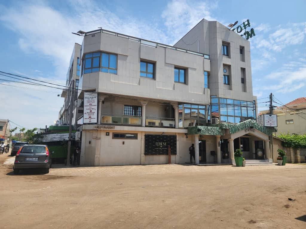 Hôtel à vendre sur la rue de l'Ocam – 1.250.000.000 FCFA