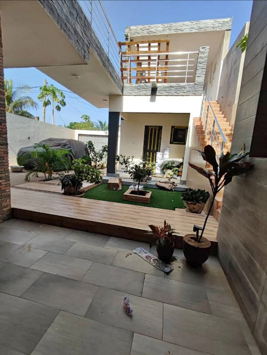 À VENDRE / À LOUER : VILLA HAUT STANDING DE 5 CHAMBRES À AGOÈ MINAMADOU (CHAMPION)