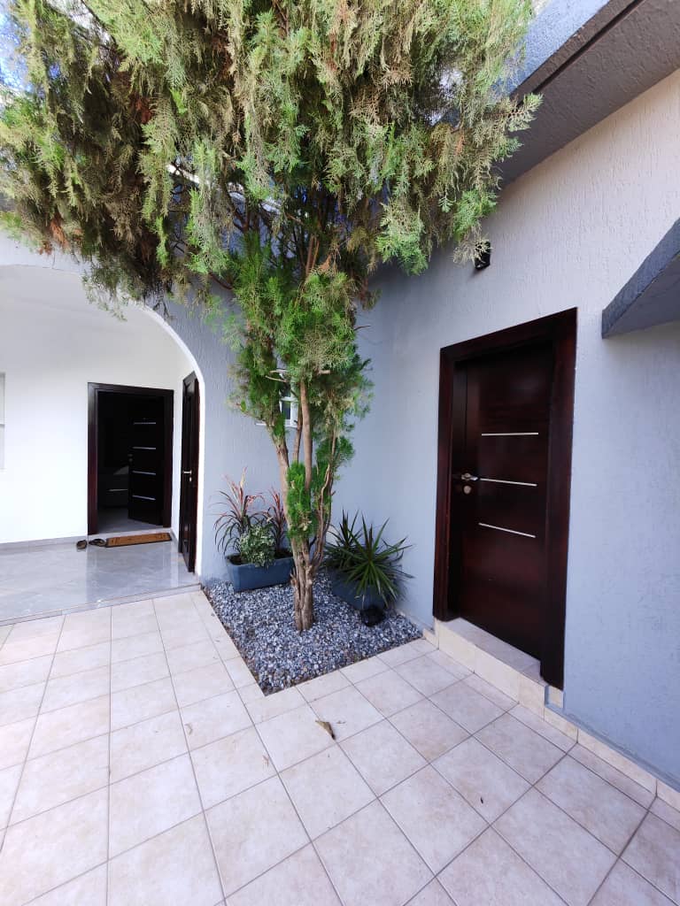 Villa à louer à Tokoin – 600000 FCFA