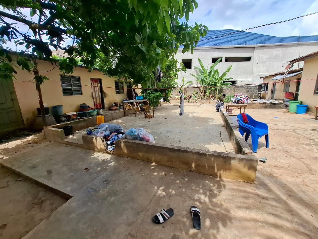 Maison 2 chambres sur 3/4 de lot en vente à Agoè – 40 millions FCFA