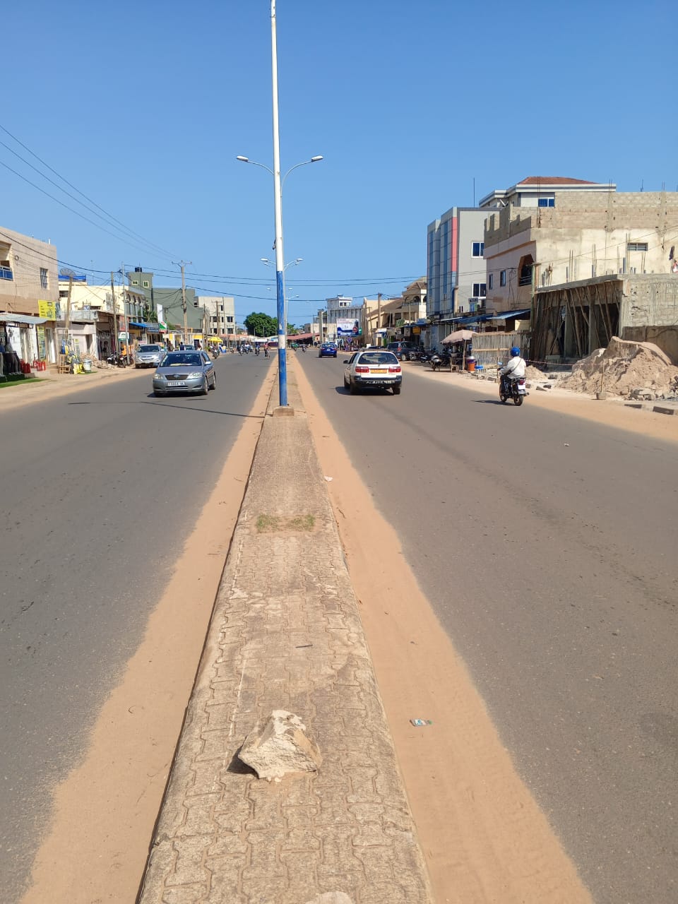 Terrain de 300 m² en vente en bord du goudron à Adroukpape – 65 millions FCFA